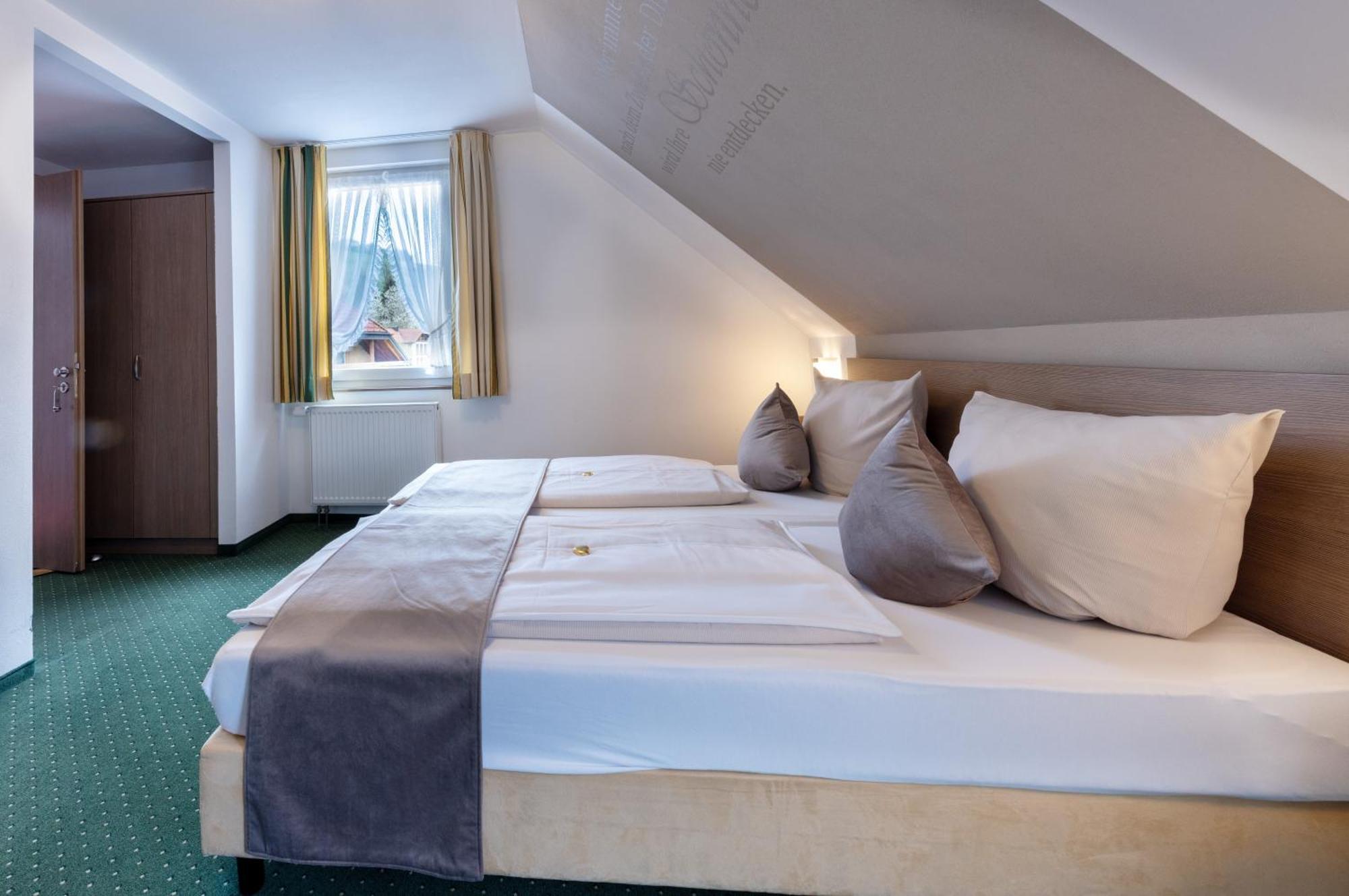 Hotel Restaurant Schwoerer Ленцкирх Экстерьер фото