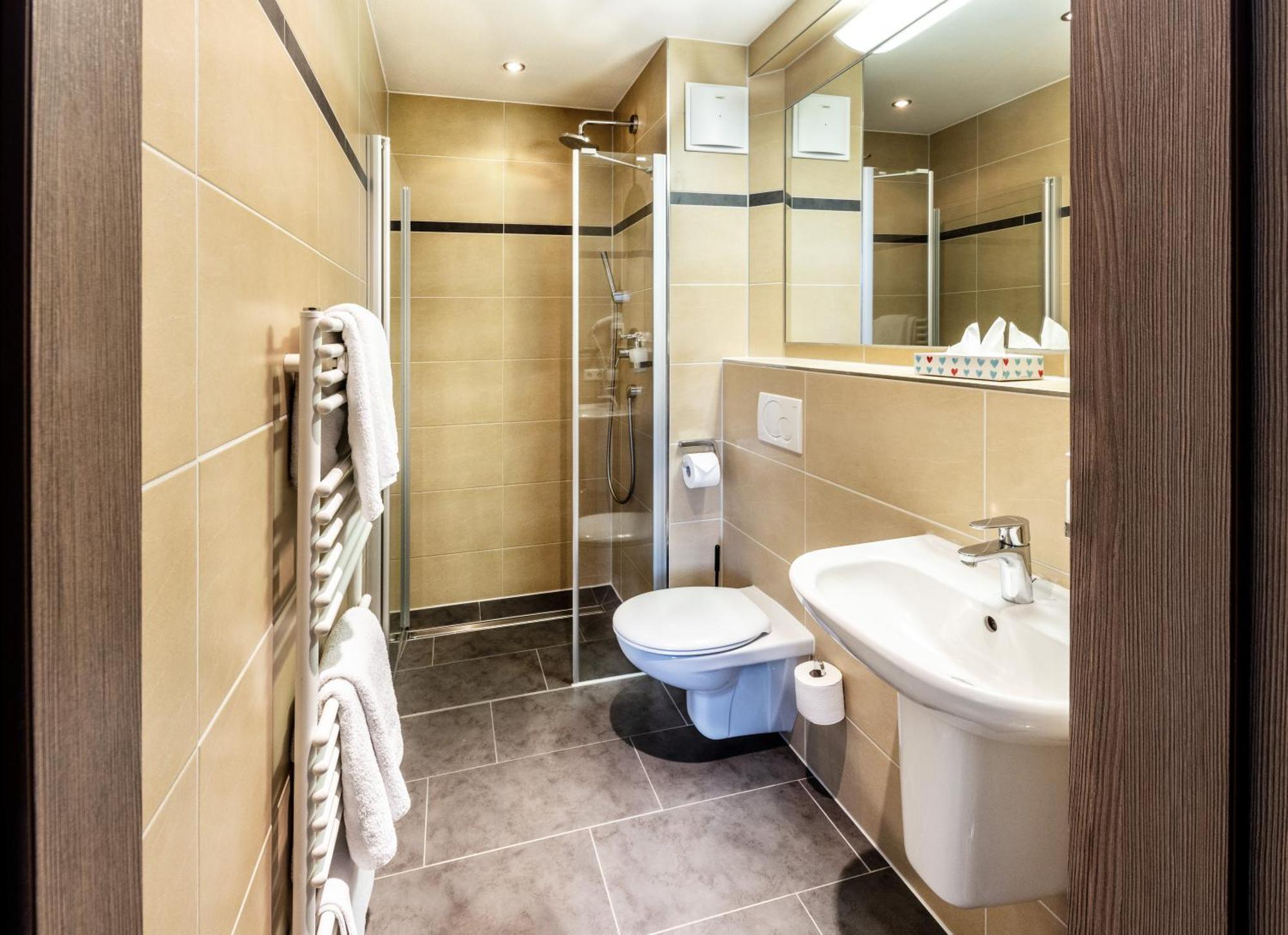 Hotel Restaurant Schwoerer Ленцкирх Экстерьер фото