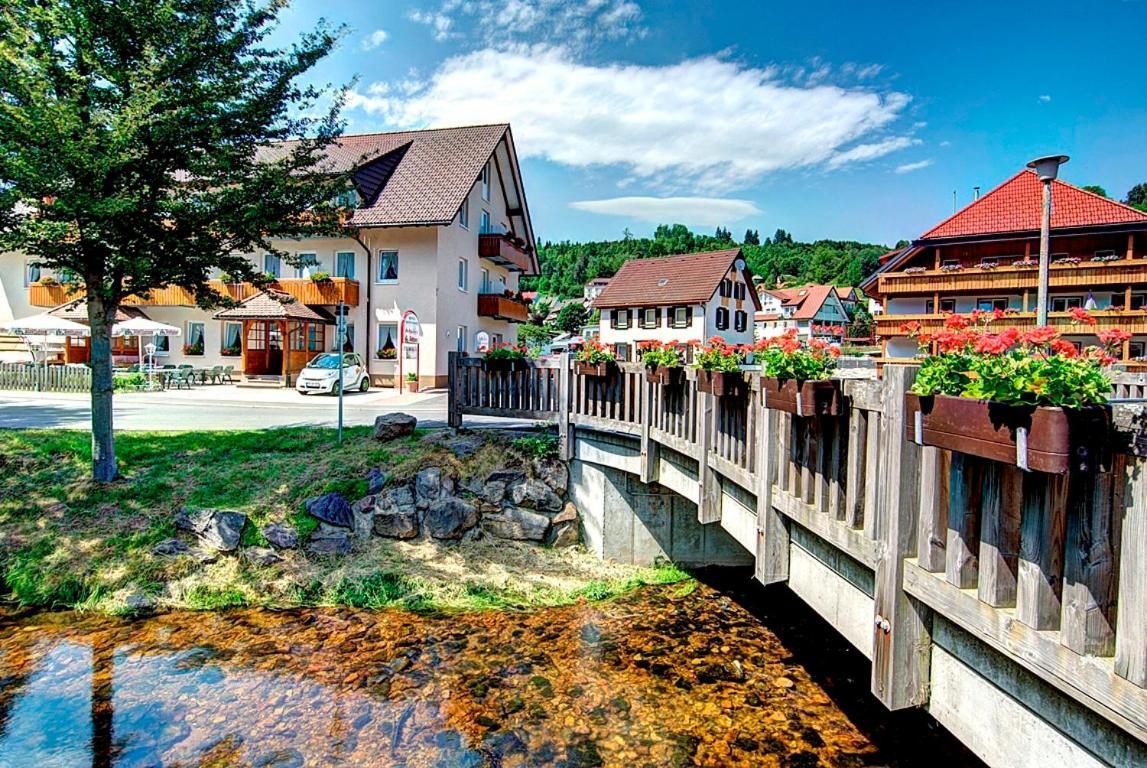 Hotel Restaurant Schwoerer Ленцкирх Экстерьер фото