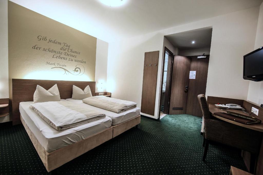 Hotel Restaurant Schwoerer Ленцкирх Номер фото
