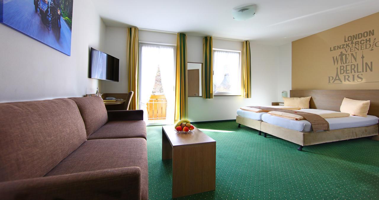 Hotel Restaurant Schwoerer Ленцкирх Экстерьер фото